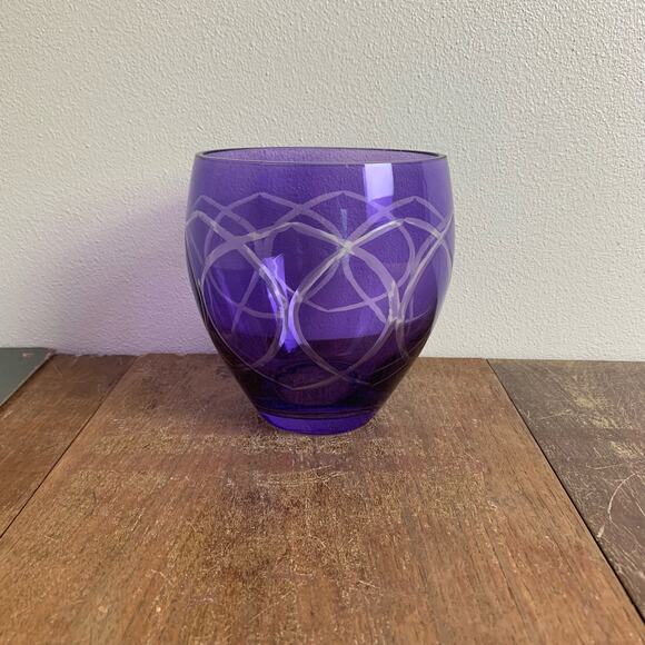 Modern Amethyst Purple Clear Crystal Cut Swirl Vase A‎ Gift from FTD 5.5" Tall - Picture 1 of 8